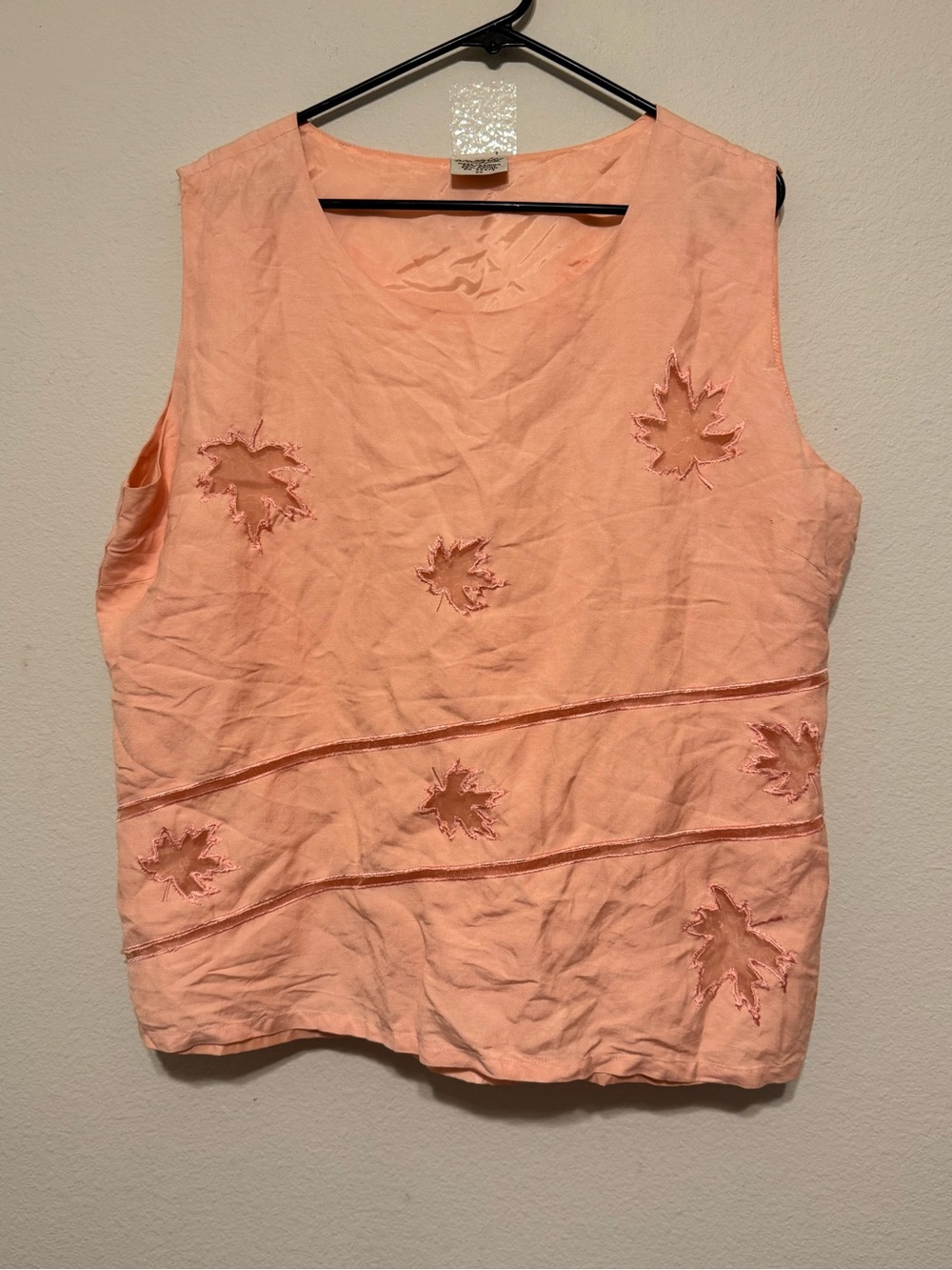 Magic Peach Embroidered Leaf Tank Top